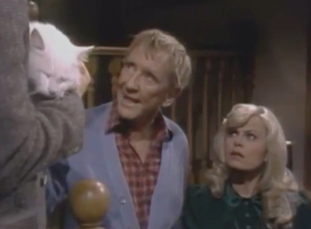 Archie Bunker's Place - Gloria: The First Day - Dr. Waynewrite Rick Lohman holding longhair white cat Blossom Schneider with Dr. Adams Burgess Meredith and Gloria Sally Struthers