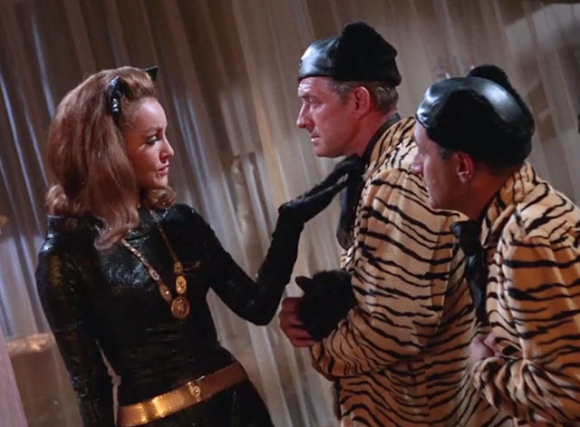 Batman - The Purr-fect Crime - Catwoman Julie Newmar with Leo Jock Mahoney holding black cat and Felix Ralph Manza