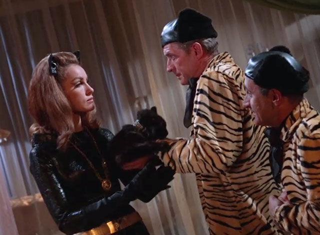 Batman - The Purr-fect Crime - Catwoman Julie Newmar being handed black cat by Leo Jock Mahoney with Felix Ralph Manza