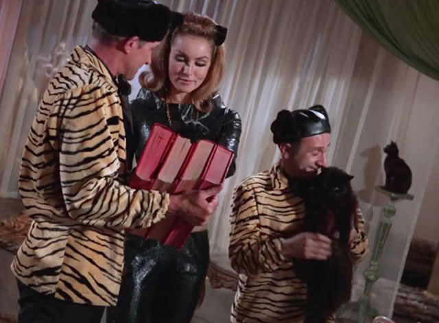 Batman - The Purr-fect Crime - Catwoman Julie Newmar with Leo Jock Mahoney and Felix Ralph Manza holding black cat