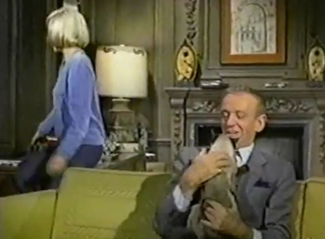 Bob Hope - Think Pretty - Siamese cat Martha on couch held by Addams Fred Astaire with Lori Linda Foster