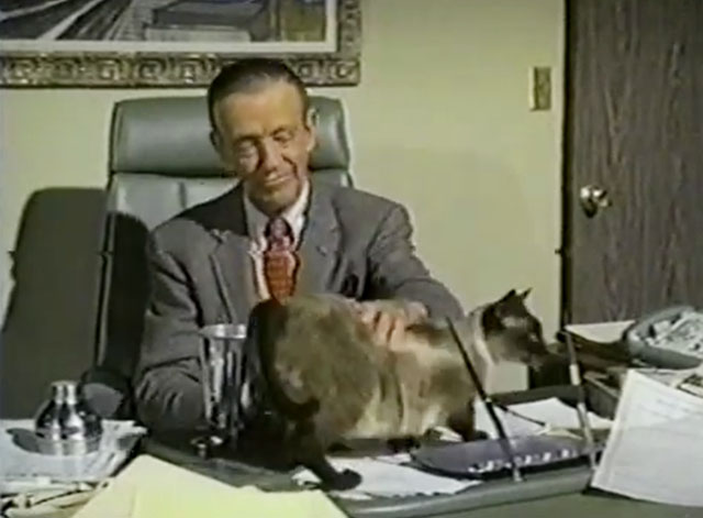 Bob Hope - Think Pretty - Siamese cat George on desk with Addams Fred Astaire