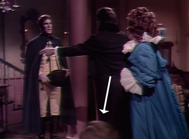 Dark Shadows - Banabas Jonathan Frid Natalie Grayson Hall with head of animal trainer in shot