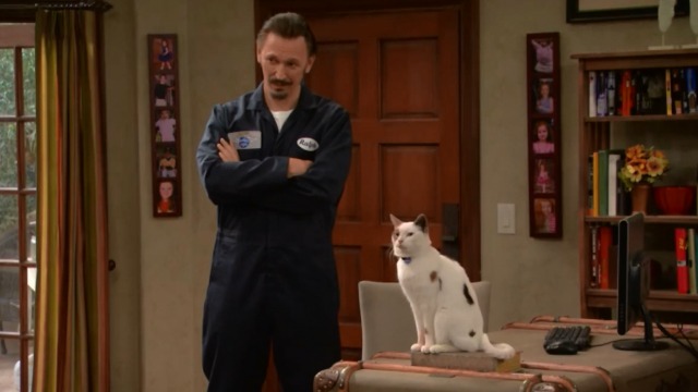 Ralph Steve Valentine and cat actor Frosty as Stan