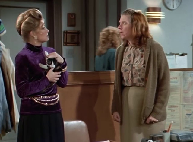 The Drew Carey Show - There Is No Scientific Name for a Show About God - Suzie Angela Dohrmann holding calico kitten with Nora Jane Morris