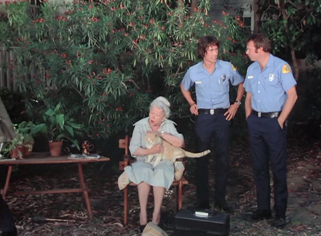 Emergency - The Unlikely Heirs - John Randolph Mantooth and Roy Kevin Tighe standing beside orange and white cat Simba in Mrs. Evans Elizabeth Kerr's lap