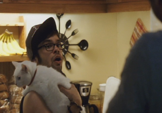 Hawaii Five-0 - Kuka'awale - Mr. Pickles cat and drug selling neighbor