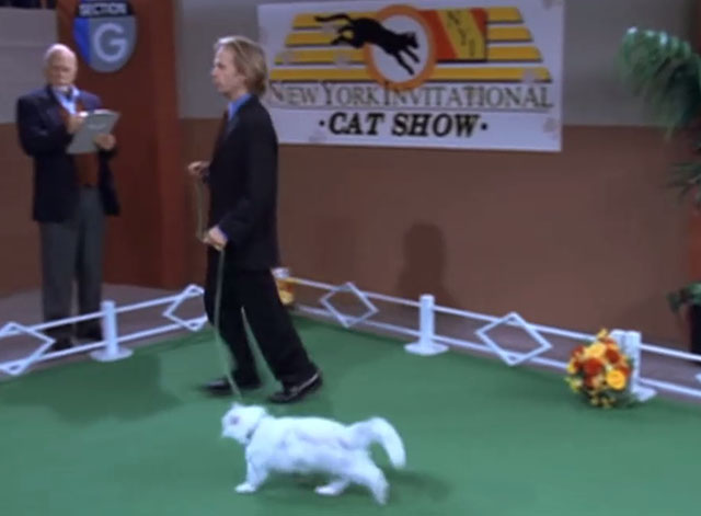 Just Shoot Me! - A Divorce to Remember - Dennis David Spade running through ring with his longhair white Persian cat Spartacus