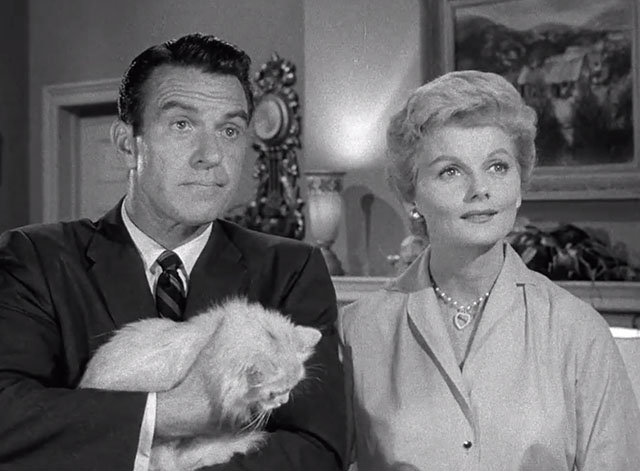 Leave it to Beaver - Cat Out of the Bag - Ward Cleaver Hugh Beaumont holding white Persian cat Puff Puff with June Barbara Billingsley