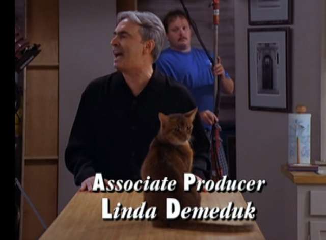Mad About You - There's a Puma in the Kitchen - David Steinberg director criticizing cat actor on table