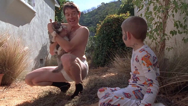 Malcolm in the Middle - Malcolm vs. Reese - Hal Brian Cranston showing Dewey Erik Per Sullivan holding longhair grey and white cat