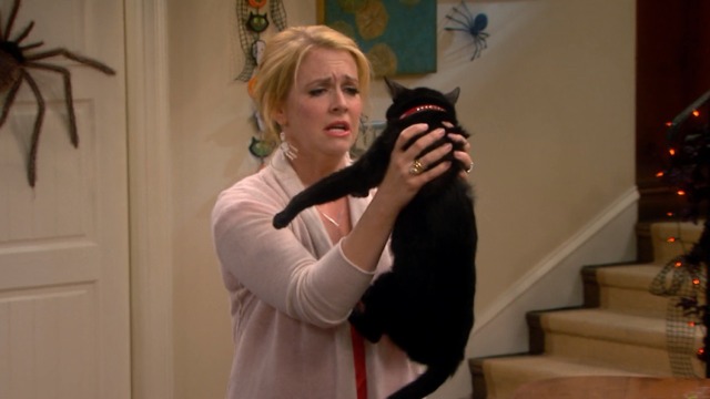 Melissa and Joey - Witch Came First - Melissa carries black cat