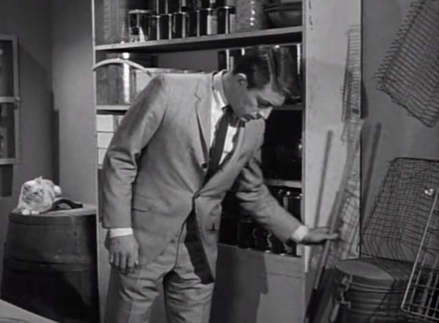 My Favorite Martian - Hitch-Hiker to Mars - Orangey tabby cat sitting on barrel behind Tim Bill Bixby