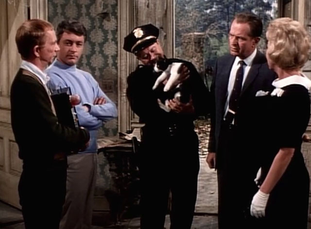 My Favorite Martian - Stop the Presses, I Want to Get Off - Tim Bill Bixby, Uncle Martin Ray Walston, police chief Roy Engel holding tuxedo cat with Detective Brennan Alan Hewitt and Mrs. Brown Pamela Britton