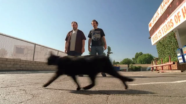 My Name is Earl - Larceny of a Kitty Cat - Earl Jason Lee and Randy Ethan Suplee with black cat crossing their path
