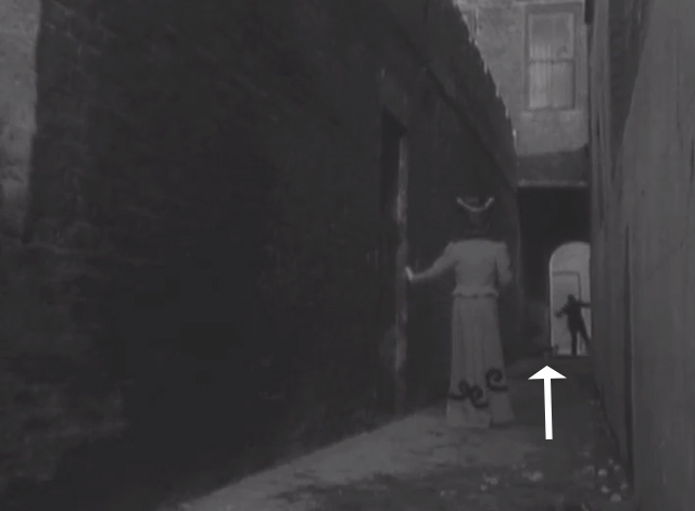 Sherlock Holmes - The Man with the Twisted Lip - cat at end of alley in front of Mrs. St. Clair Anna Cropper