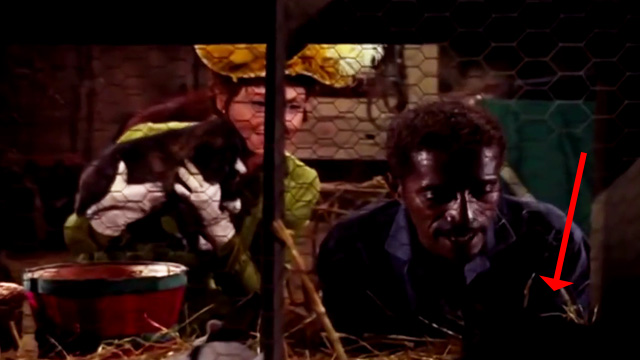 The Wild Wild West - The Night of the Returning Dead - Elizabeth Carter (Hazel Court) and Jeremiah Sammy Davis Jr. looking at black kitten in cage